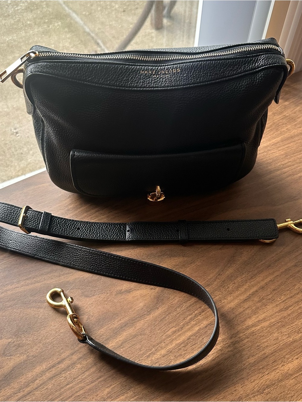MARC JACOBS Lock That Leather Messenger Bag Black Leather Crossbody (Authentic)